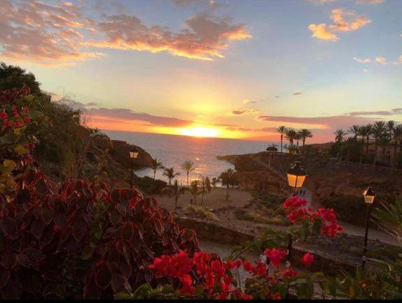 Blue Bay Paradise - Beach Front Apartment With Sea View Playa Paraiso  Buitenkant foto