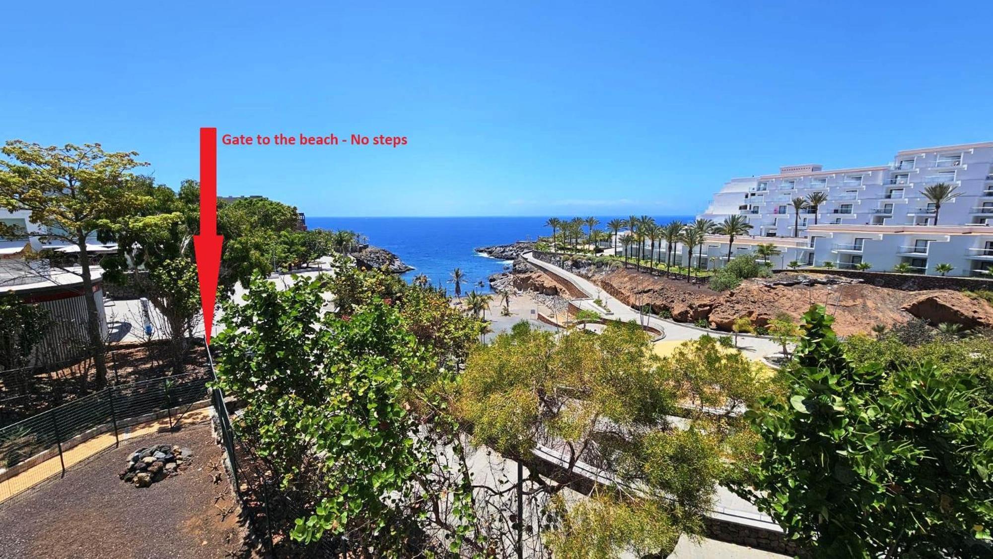 Blue Bay Paradise - Beach Front Apartment With Sea View Playa Paraiso  Buitenkant foto