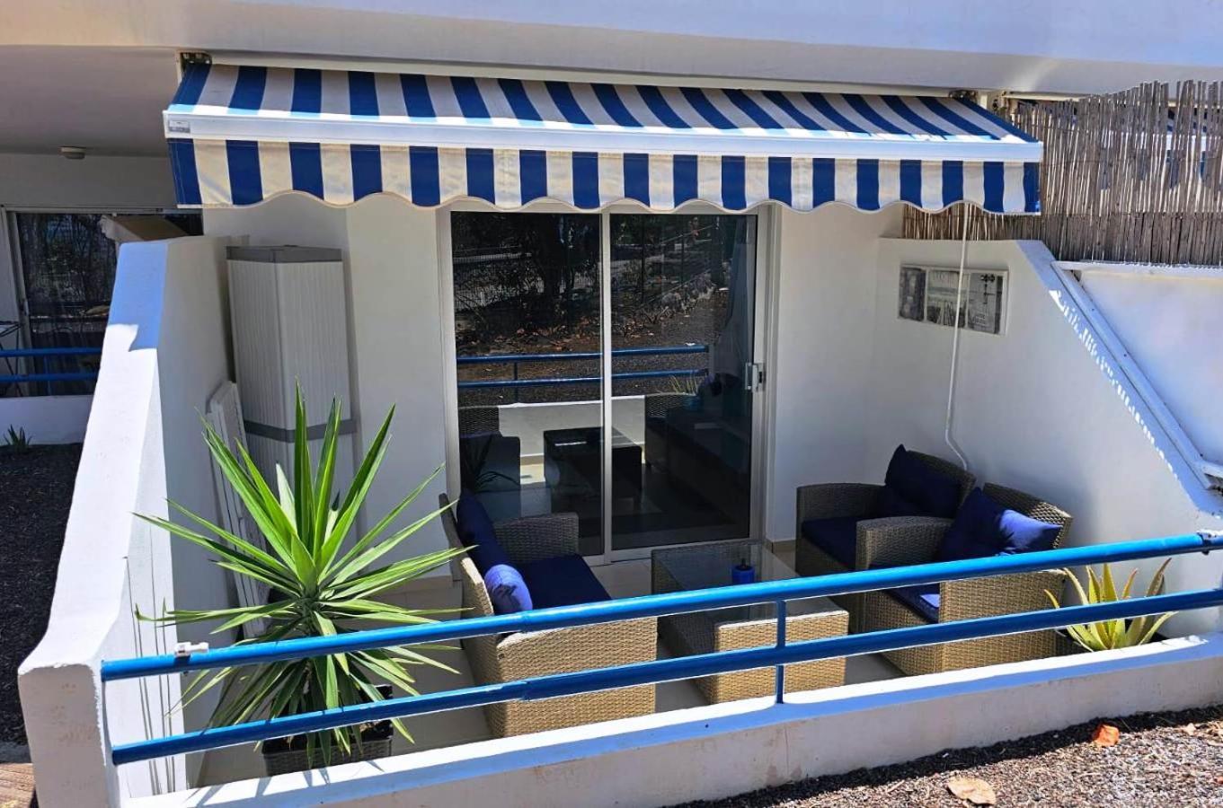 Blue Bay Paradise - Beach Front Apartment With Sea View Playa Paraiso  Buitenkant foto