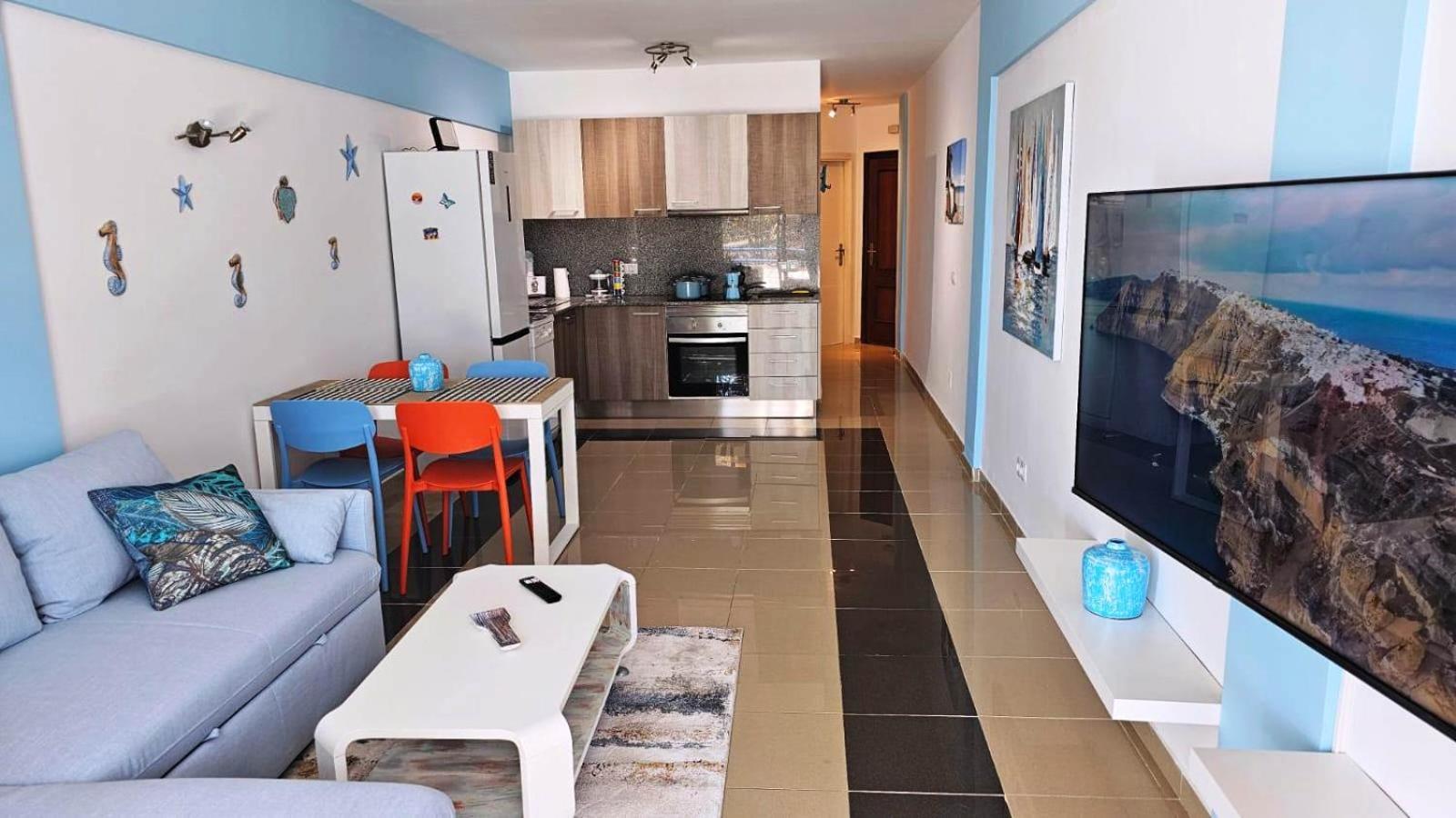 Blue Bay Paradise - Beach Front Apartment With Sea View Playa Paraiso  Buitenkant foto