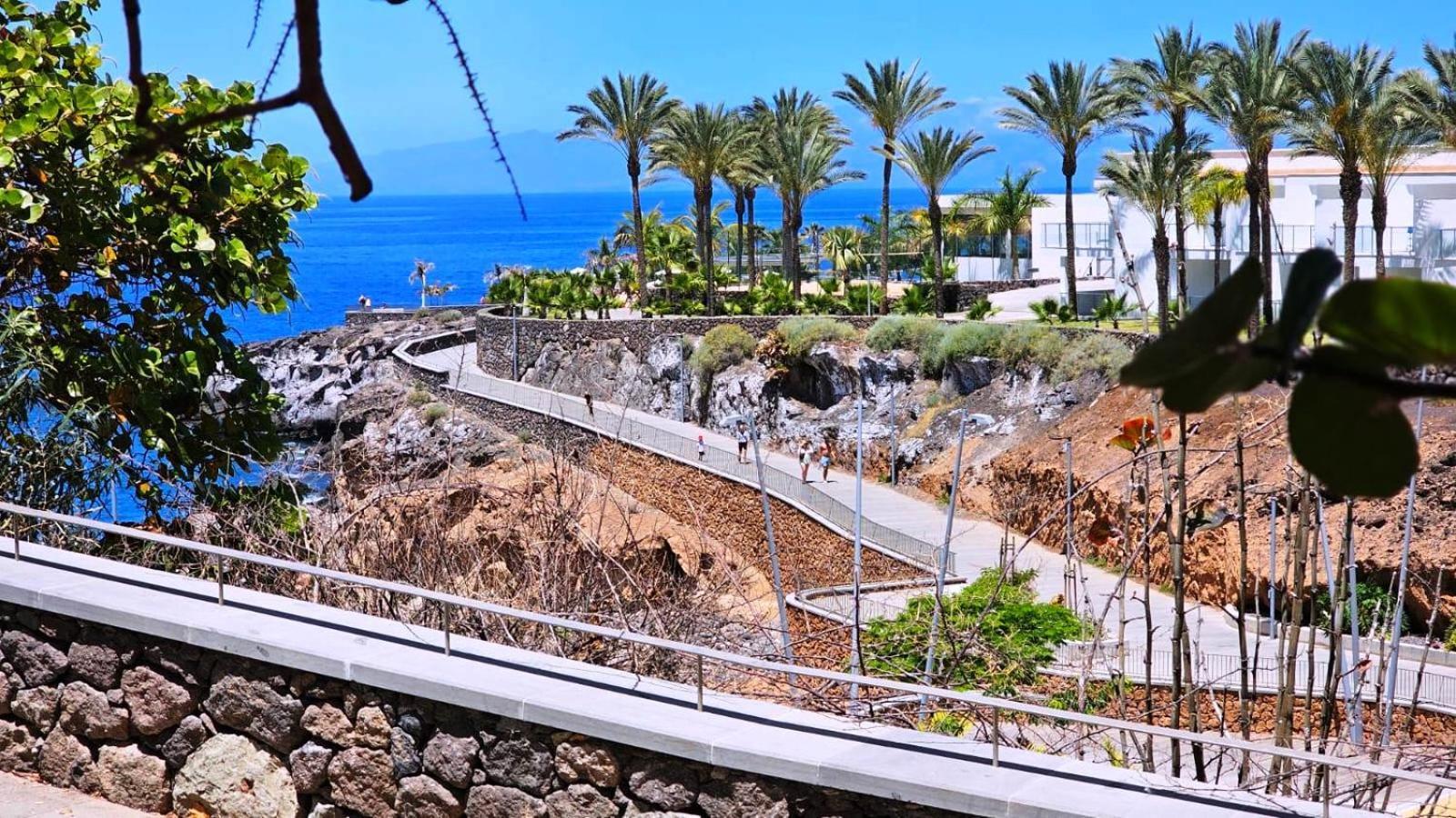 Blue Bay Paradise - Beach Front Apartment With Sea View Playa Paraiso  Buitenkant foto
