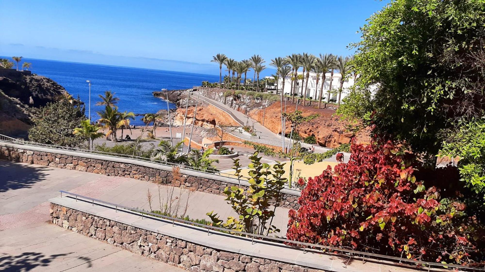 Blue Bay Paradise - Beach Front Apartment With Sea View Playa Paraiso  Buitenkant foto